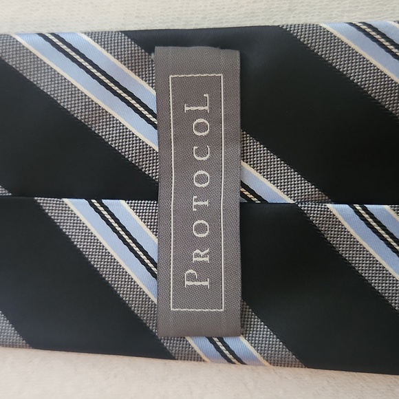 Protocol necktie - Picture 4 of 4